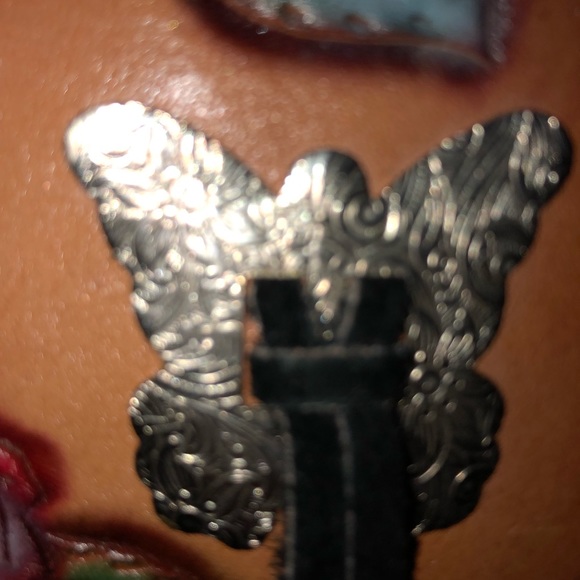 Man Made with top of the line leather - Picture 8 of 8